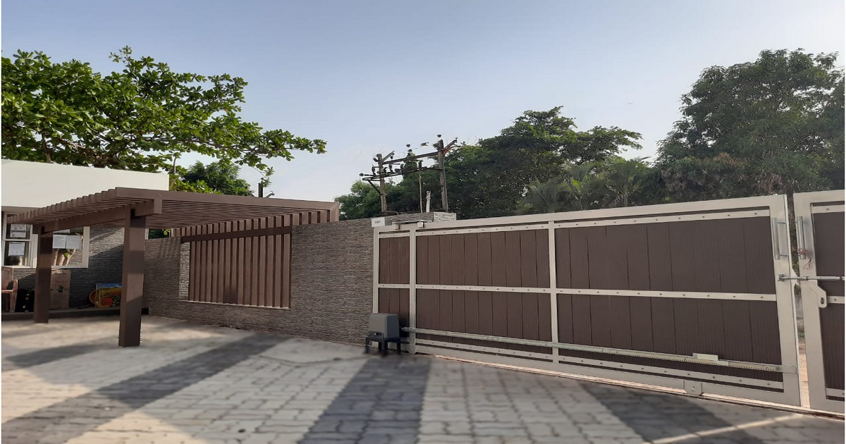 WPC Plank Gates - Versa